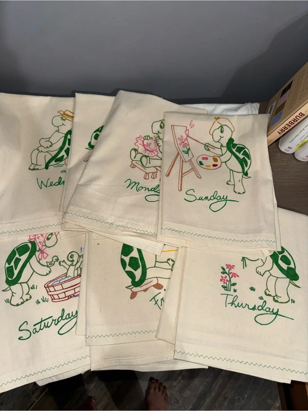 Vintage Turtle Days of the Week Embroidery Tea Towels complete set NoS